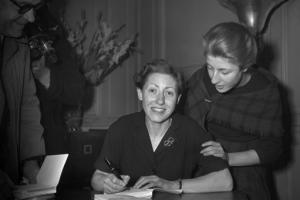 beatrix_beck_dedicace_leon_morin_pretre_en_1952.jpg